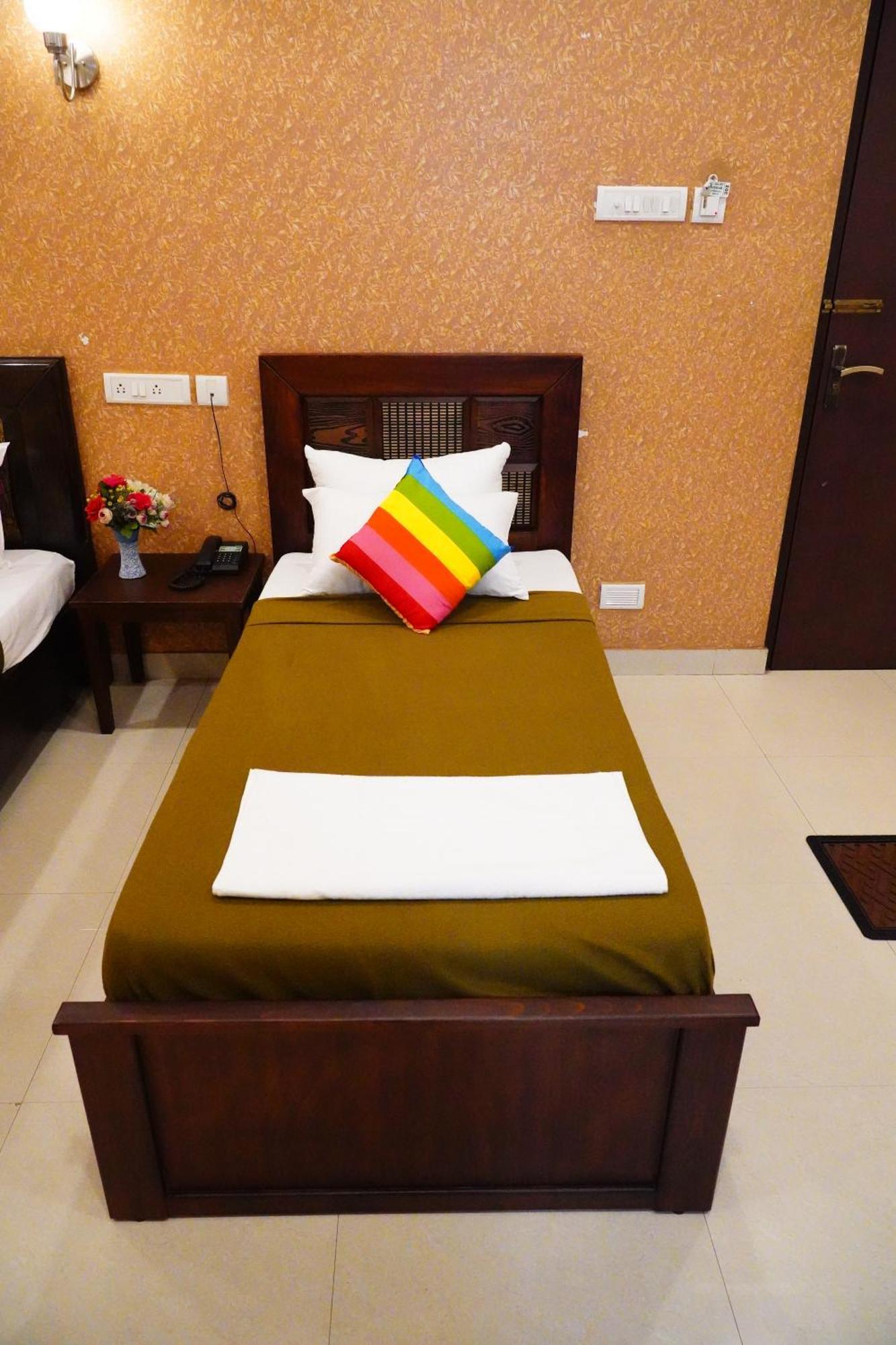 فندق Vinayagam Residency Arcot المظهر الخارجي الصورة